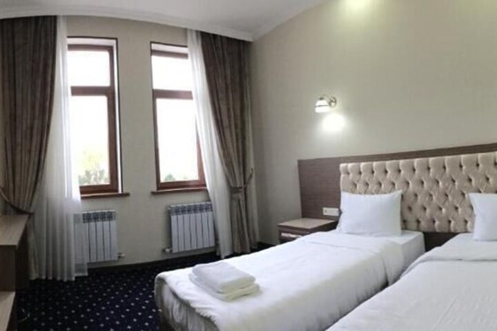 Room 11 of 49