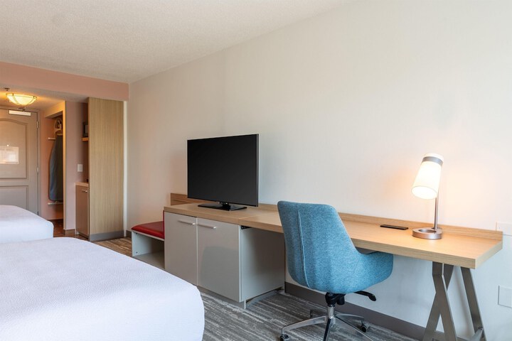 Room 14 of 80