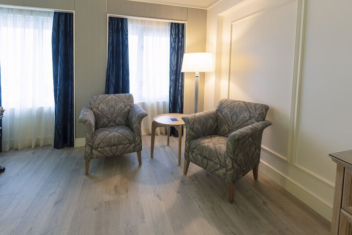 Room 10 of 117