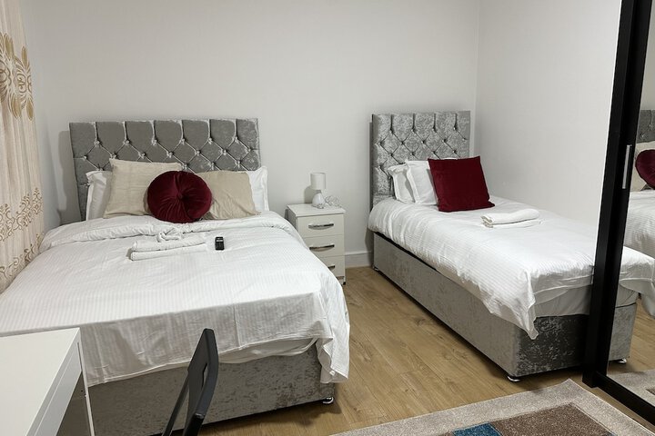 Room 32 of 38