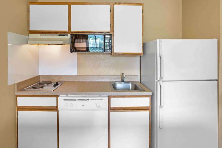 2 Double Beds Kitchen (3 of 6)