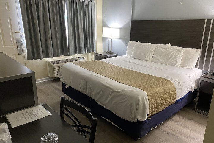 1 King Bed (18 of 23)