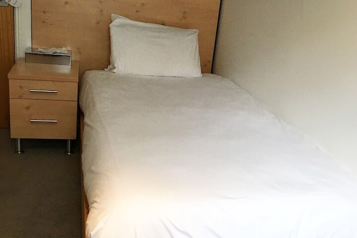 Room 10 of 33