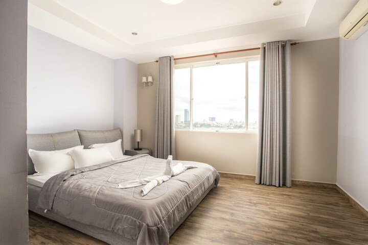 Room 5 of 40
