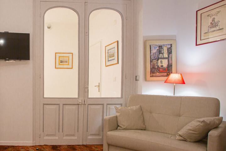 Room 5 of 65