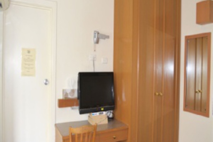 Room 93 of 768