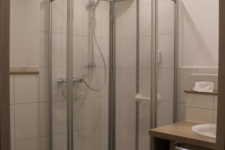 Room 5 of 6