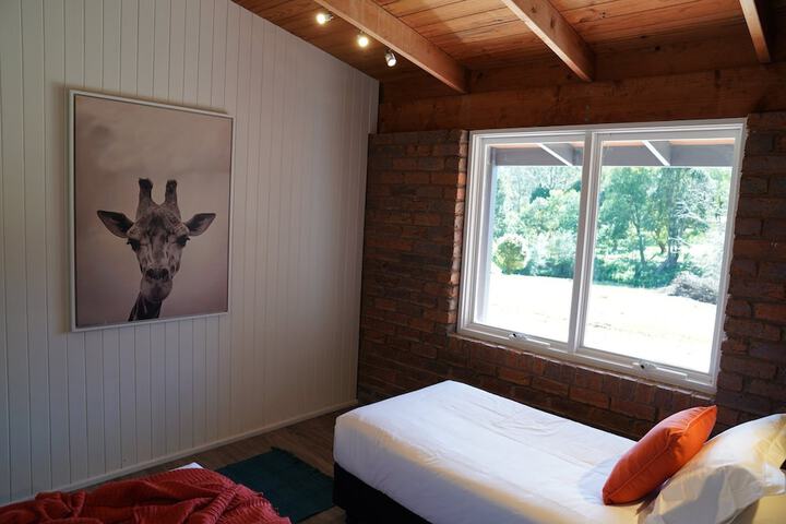 Room 6 of 23