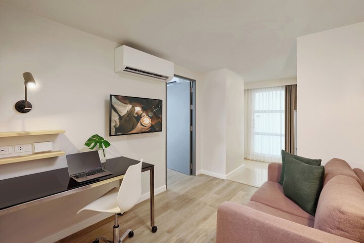 Room 15 of 37