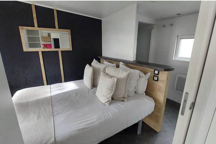 Room 13 of 79