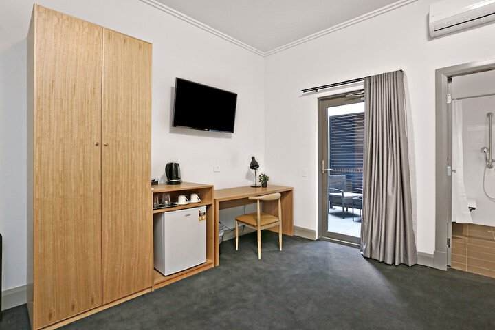 Room 21 of 40