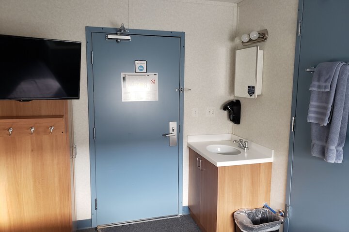 Room 8 of 30