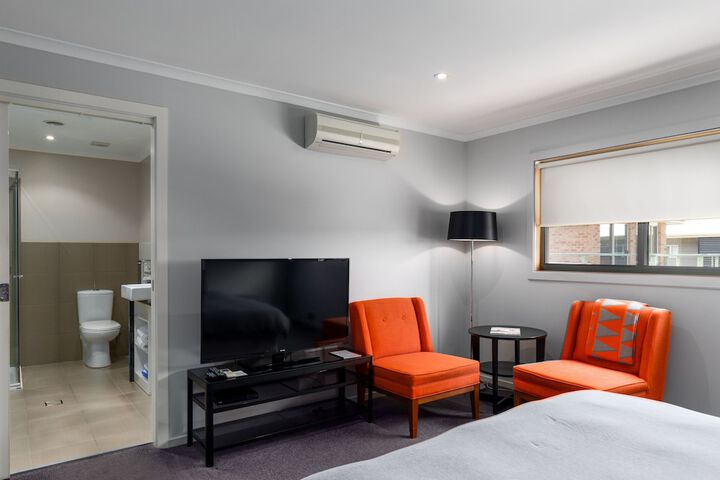 Room 6 of 48