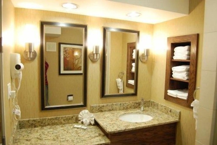 Bathroom sink