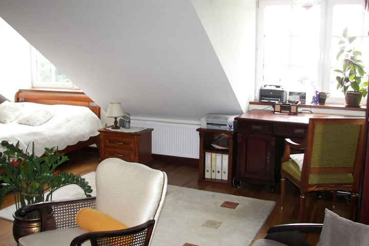 Room 7 of 19