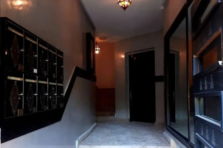 Room 10 of 14