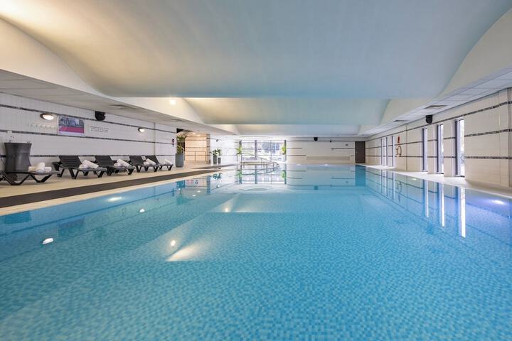 Pool Hotel
