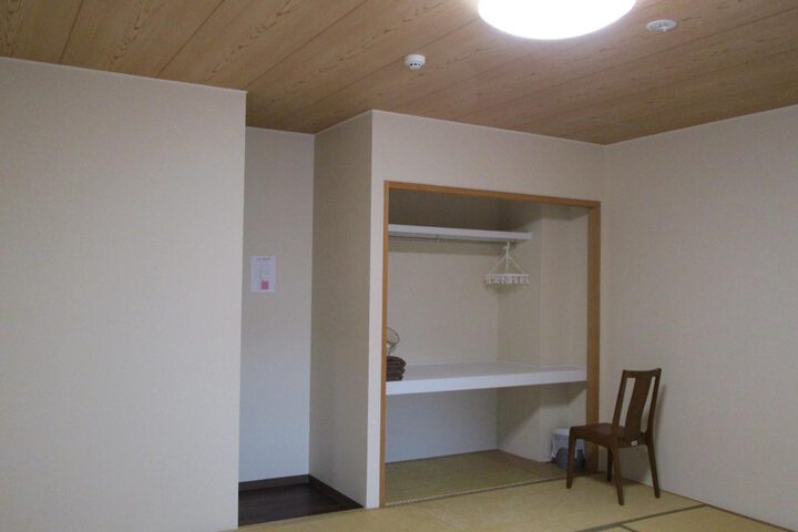 Room 20 of 39