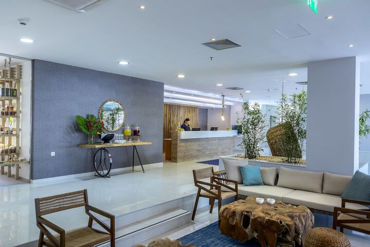 Hotel Interior 4 of 136