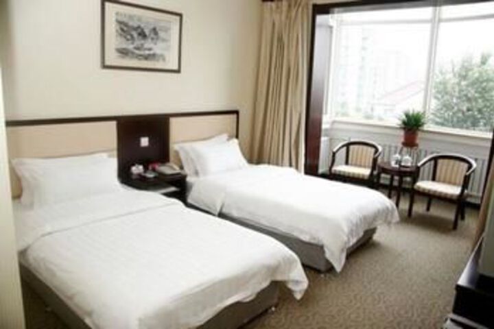 Room 15 of 19