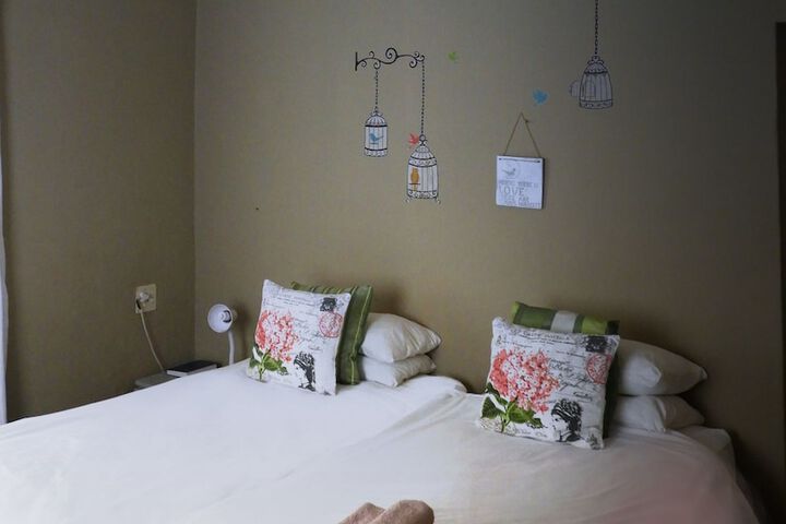 Room 9 of 36
