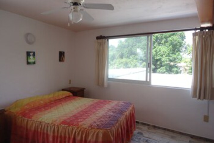 Room 32 of 33