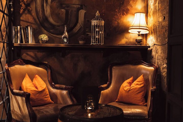 Lounge 78 of 85
