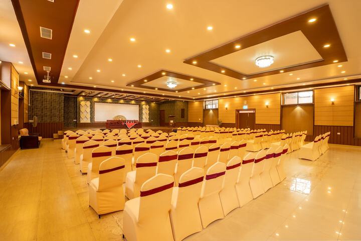 Ballroom/Hall 45 of 58