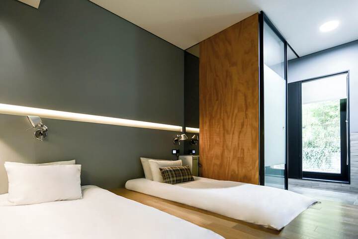 Room 26 of 50