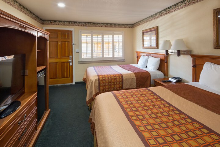 Room 9 of 50
