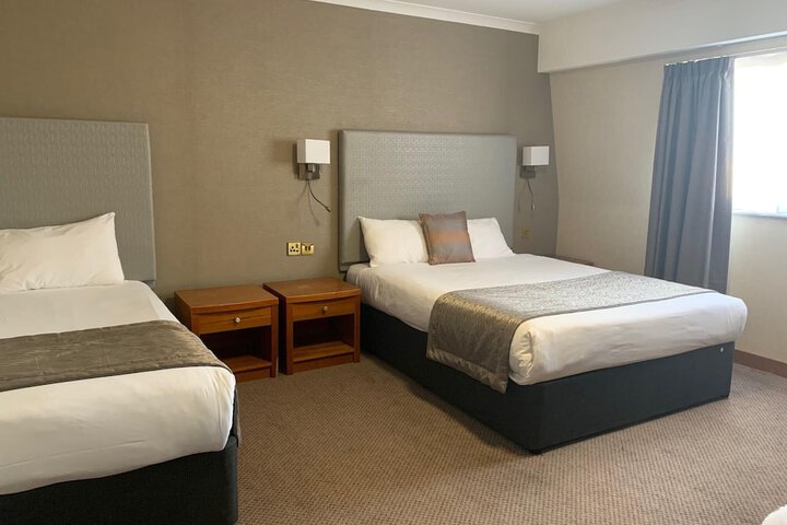 Room 5 of 17