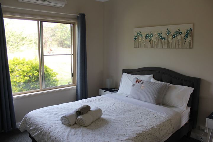 Room 4 of 33