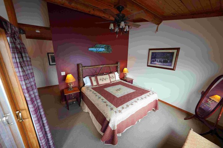 Room 28 of 241