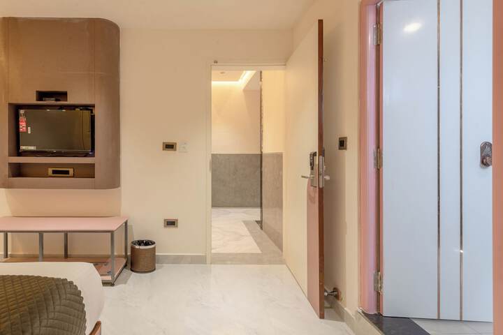 Room 14 of 53