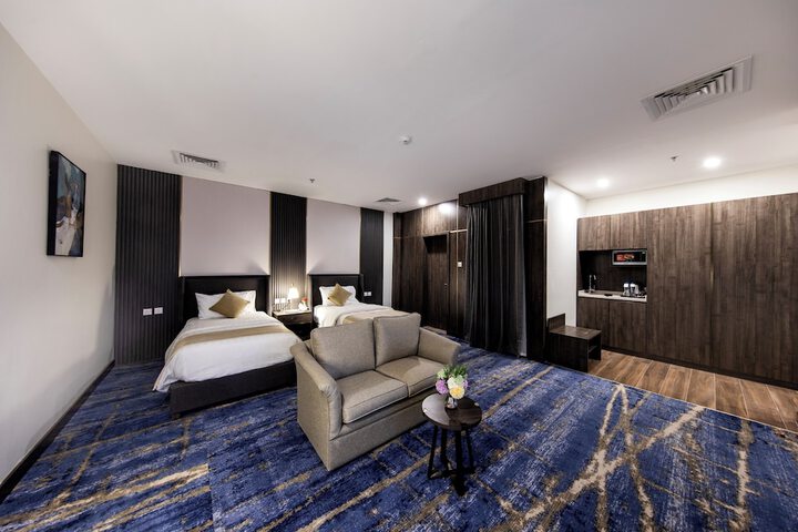 Room 21 of 36