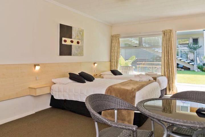 Room 10 of 50