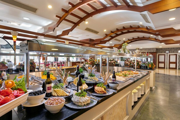 Dining 102 of 164