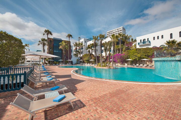 Hotel with Pool