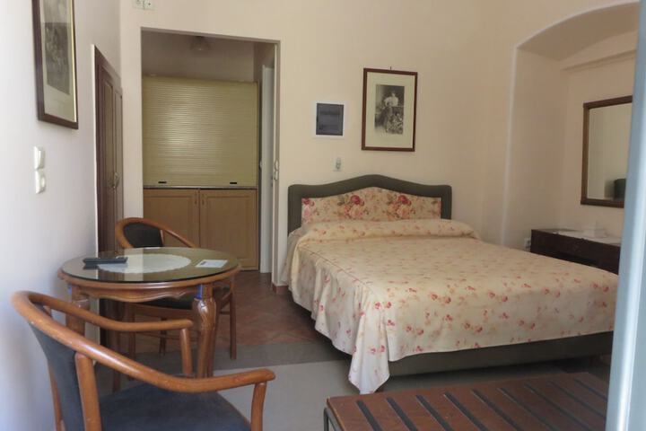 Room 28 of 60