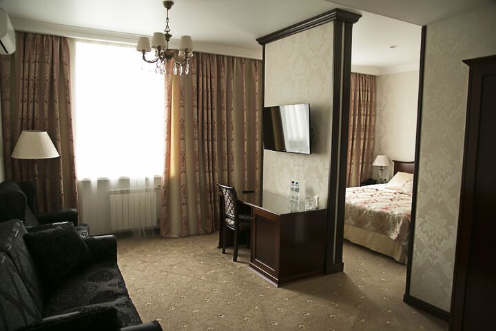 Room 19 of 37
