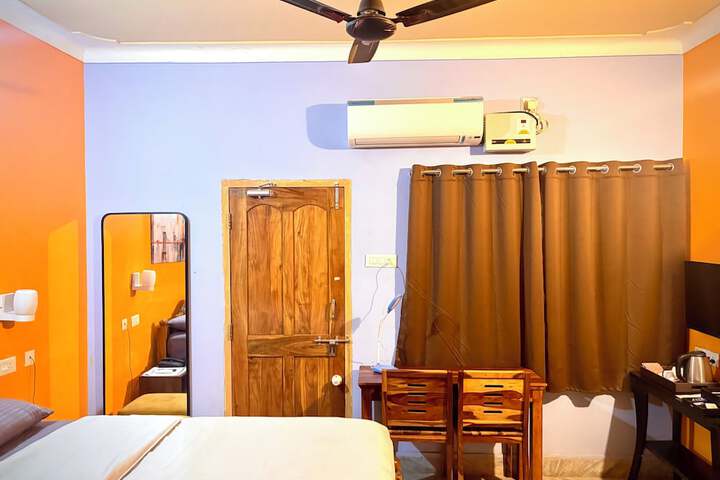 Room 25 of 73