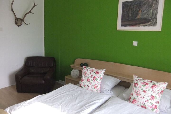 Room 2 of 17