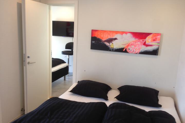 Room 6 of 83
