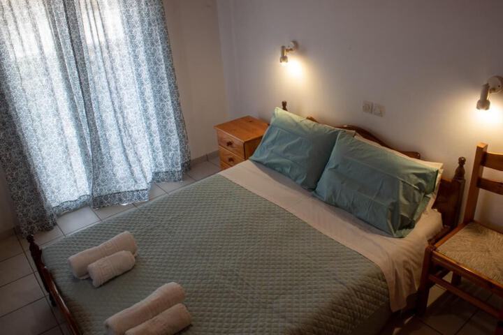 Room 2 of 41