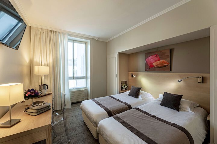 Room 14 of 48