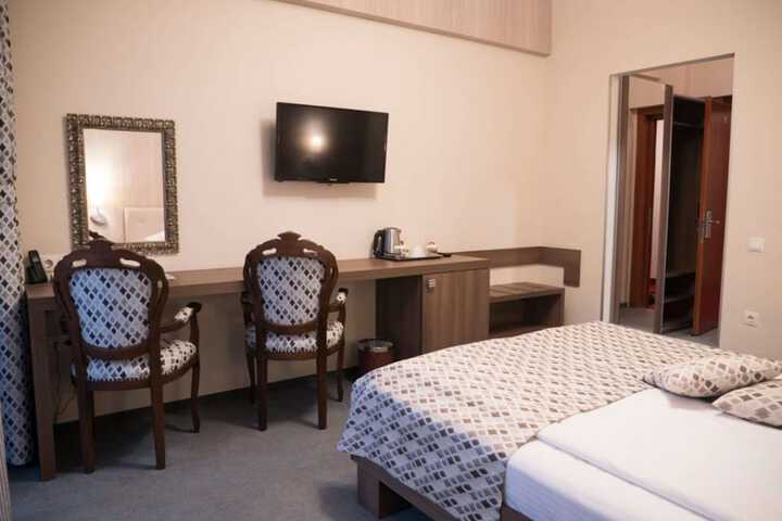 Room 16 of 41