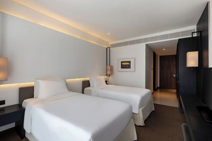 Room 17 of 122