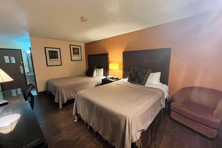 Room 18 of 34