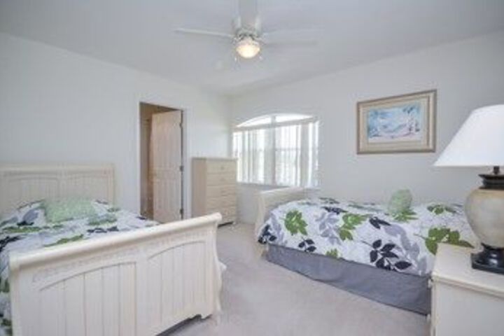 Room 9 of 30