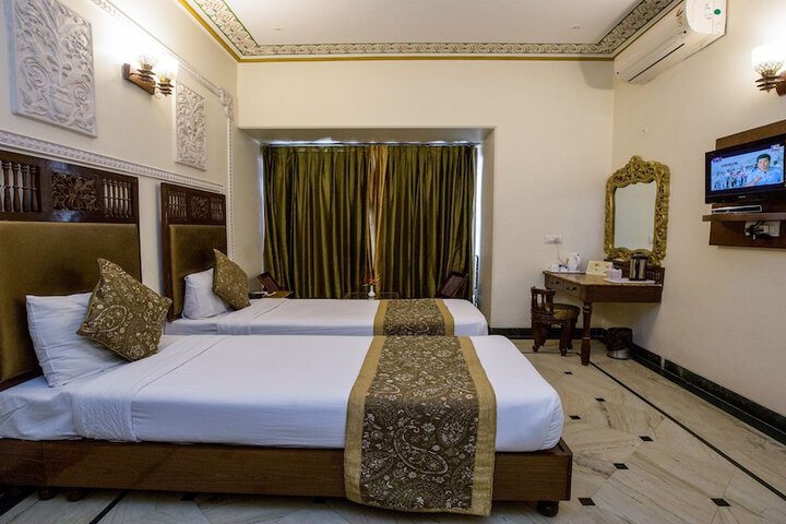 Room 15 of 35